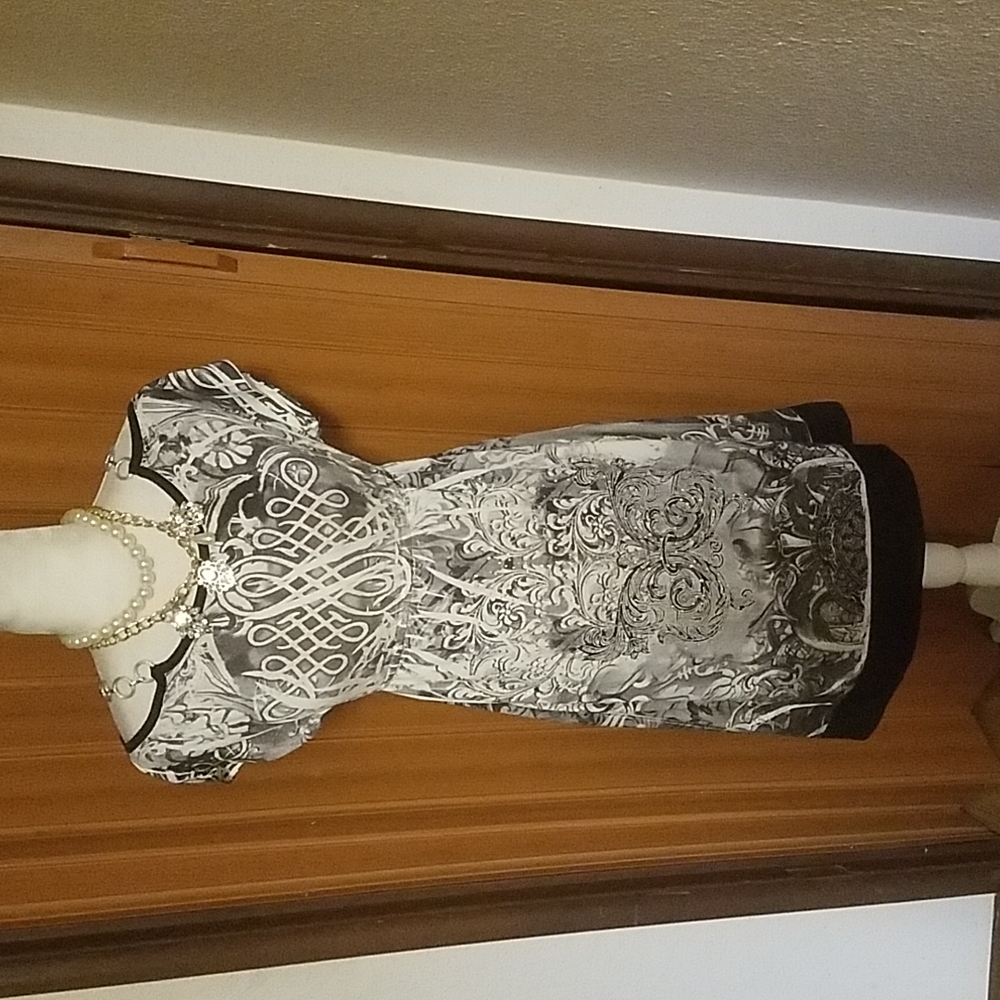 CRISTINA LOVE WHITE AND BLACK RHINESTONE DRESS